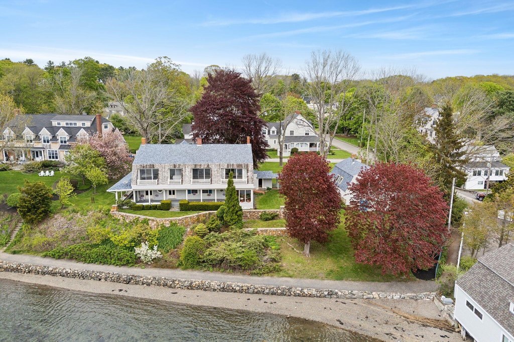 York, Maine, 03909, United States, 6 Bedrooms Bedrooms, ,2.5 BathroomsBathrooms,Residential,Forsale,1933959