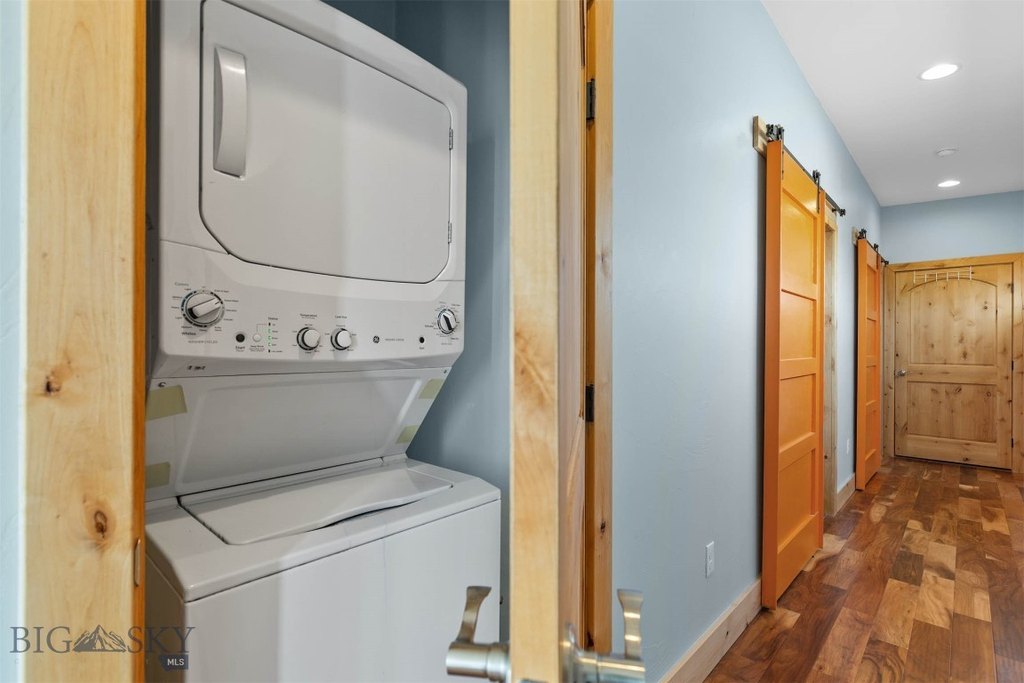 Emigrant, Montana, 59027, United States, 2 Bedrooms Bedrooms, ,2 BathroomsBathrooms,Residential,Forsale,1914993