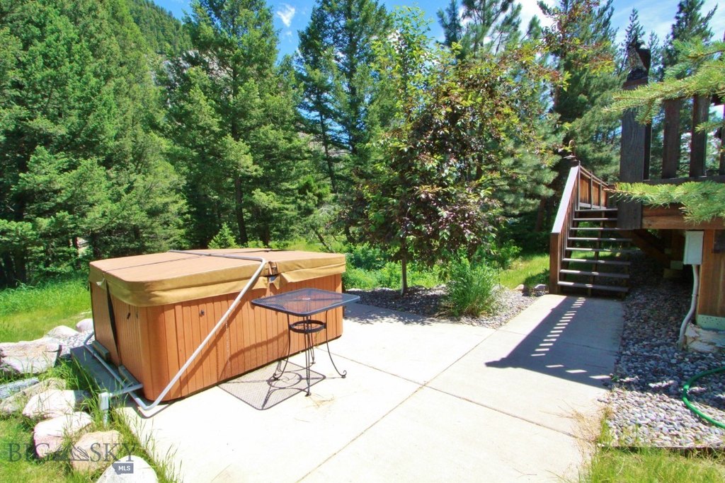 Gallatin Gateway, Montana, 59730, United States, 4 Bedrooms Bedrooms, ,3.5 BathroomsBathrooms,Residential,Forsale,1944336