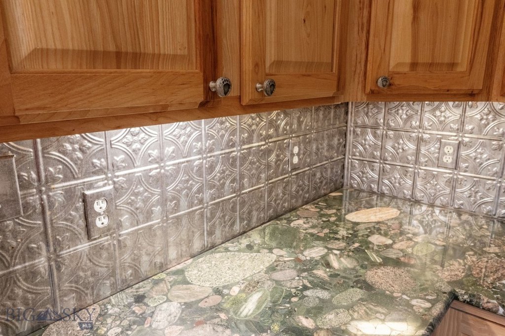Sheridan, Montana, 59749, United States, 3 Bedrooms Bedrooms, ,3 BathroomsBathrooms,Residential,Forsale,1941167