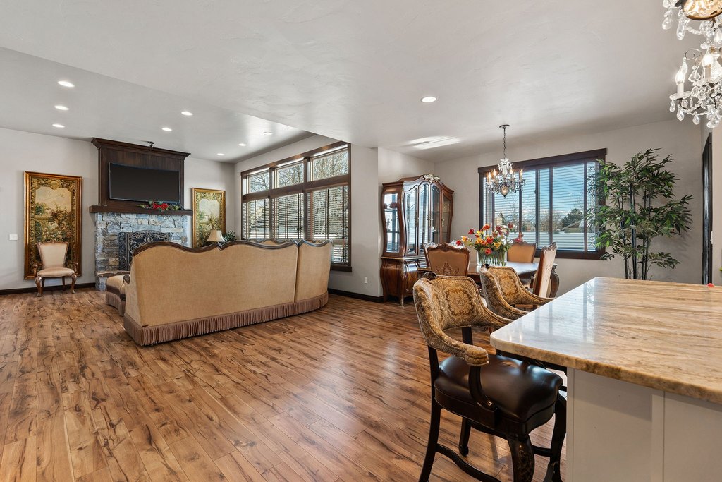 Kalispell, Montana, 59901, United States, 5 Bedrooms Bedrooms, ,3 BathroomsBathrooms,Residential,Forsale,1894905