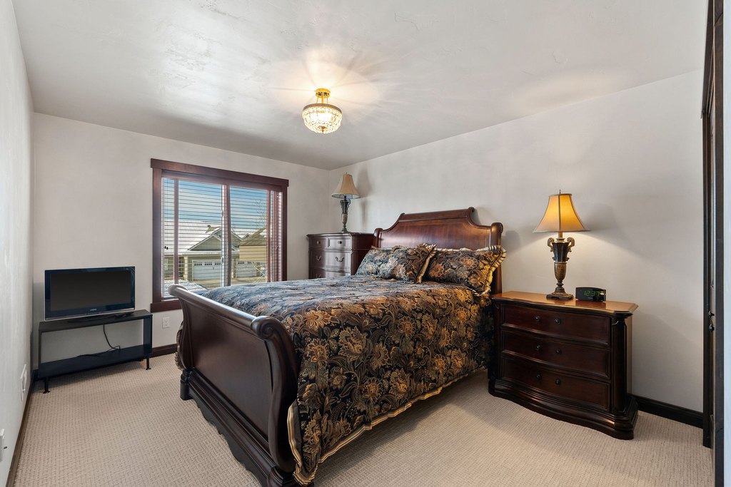 Kalispell, Montana, 59901, United States, 5 Bedrooms Bedrooms, ,3 BathroomsBathrooms,Residential,Forsale,1894905