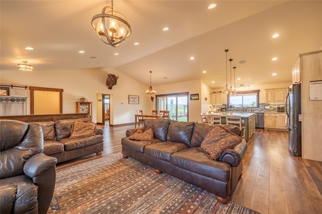 Manhattan, Montana, 59741, United States, 6 Bedrooms Bedrooms, ,3.5 BathroomsBathrooms,Residential,Forsale,1915003