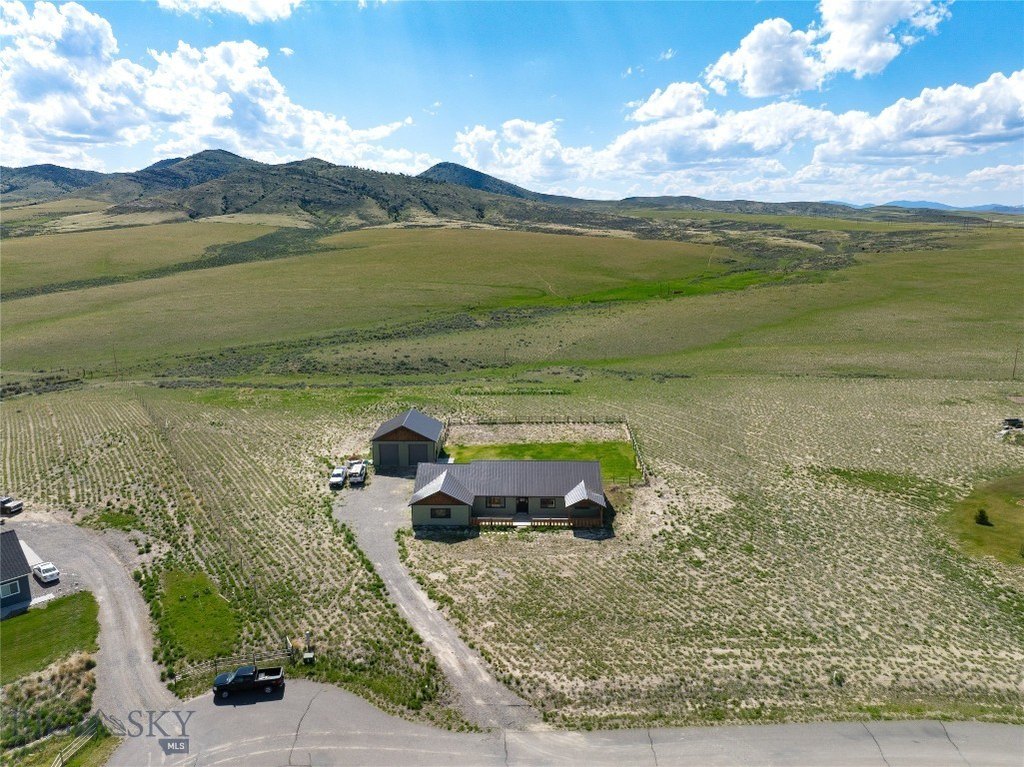 Three Forks, Montana, 59752, United States, 3 Bedrooms Bedrooms, ,2.5 BathroomsBathrooms,Residential,Forsale,1894952