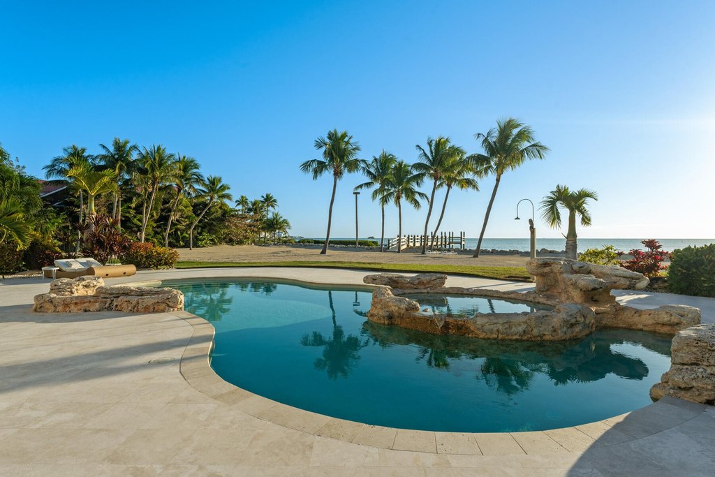 Plantation Key, Florida, 33070, United States, 7 Bedrooms Bedrooms, ,6.5 BathroomsBathrooms,Residential,Forsale,1971974