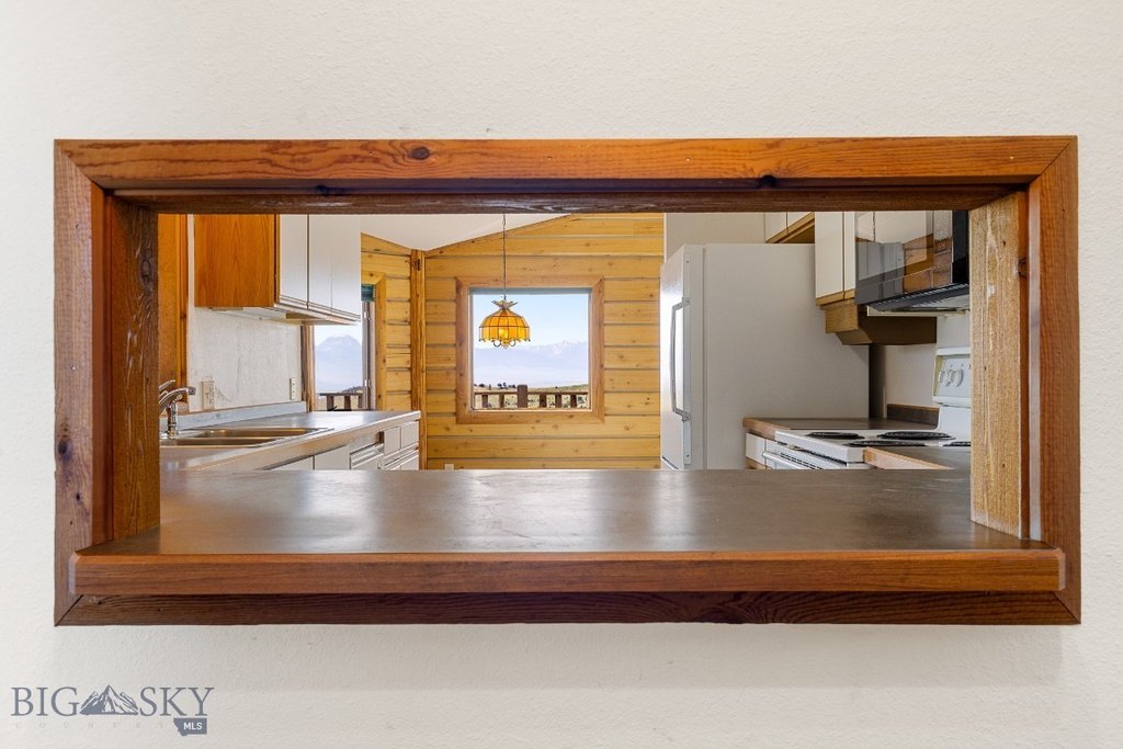 Ennis, Montana, 59729, United States, 4 Bedrooms Bedrooms, ,3.5 BathroomsBathrooms,Residential,Forsale,1915005