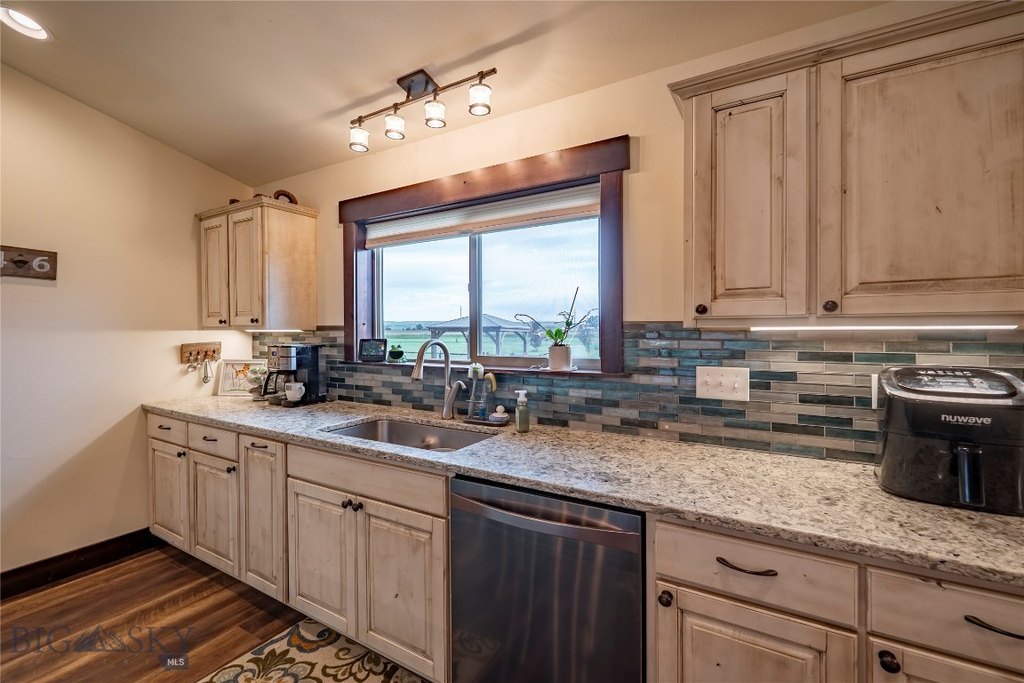 Manhattan, Montana, 59741, United States, 6 Bedrooms Bedrooms, ,3.5 BathroomsBathrooms,Residential,Forsale,1915003