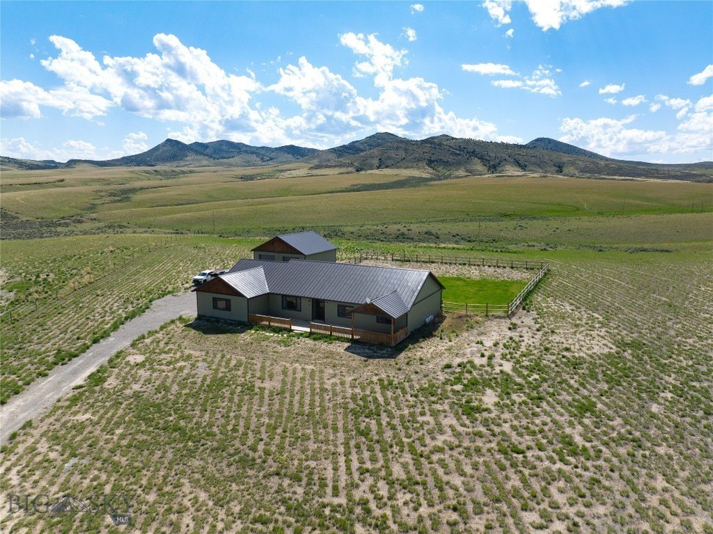 Three Forks, Montana, 59752, United States, 3 Bedrooms Bedrooms, ,2.5 BathroomsBathrooms,Residential,Forsale,1894952