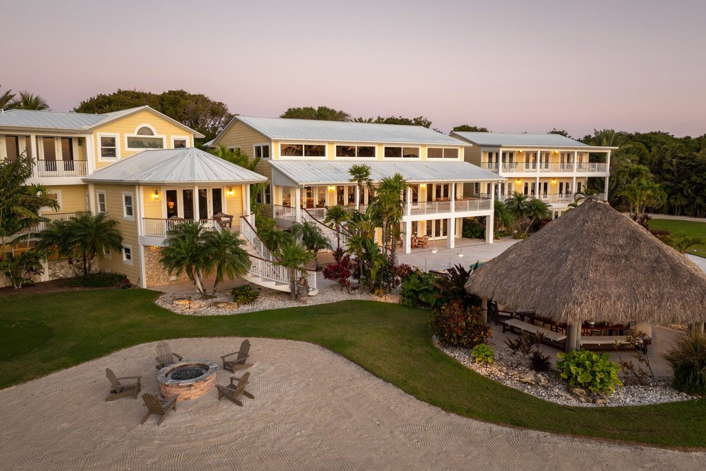 Plantation Key, Florida, 33070, United States, 7 Bedrooms Bedrooms, ,6.5 BathroomsBathrooms,Residential,Forsale,1971974