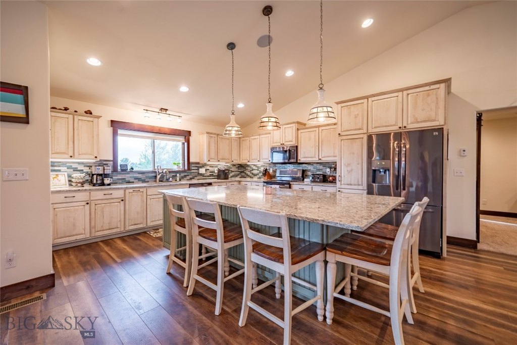 Manhattan, Montana, 59741, United States, 6 Bedrooms Bedrooms, ,3.5 BathroomsBathrooms,Residential,Forsale,1915003