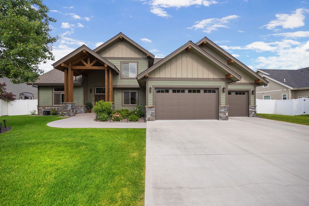 Kalispell, Montana, 59901, United States, 5 Bedrooms Bedrooms, ,3 BathroomsBathrooms,Residential,Forsale,1894905