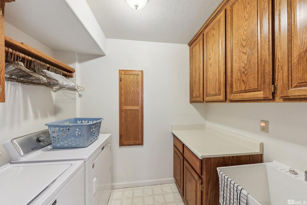 Gardnerville, Nevada, 89460, United States, 4 Bedrooms Bedrooms, ,3 BathroomsBathrooms,Residential,Forsale,1910345