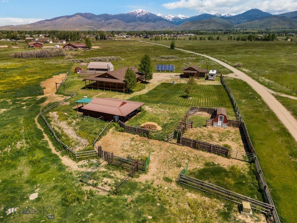 Sheridan, Montana, 59749, United States, 3 Bedrooms Bedrooms, ,3 BathroomsBathrooms,Residential,Forsale,1941167