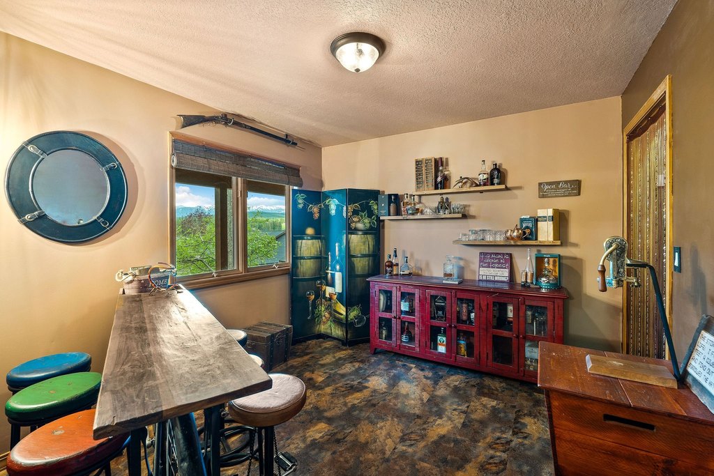 Bigfork, Montana, 59911, United States, 5 Bedrooms Bedrooms, ,3.5 BathroomsBathrooms,Residential,Forsale,1894903