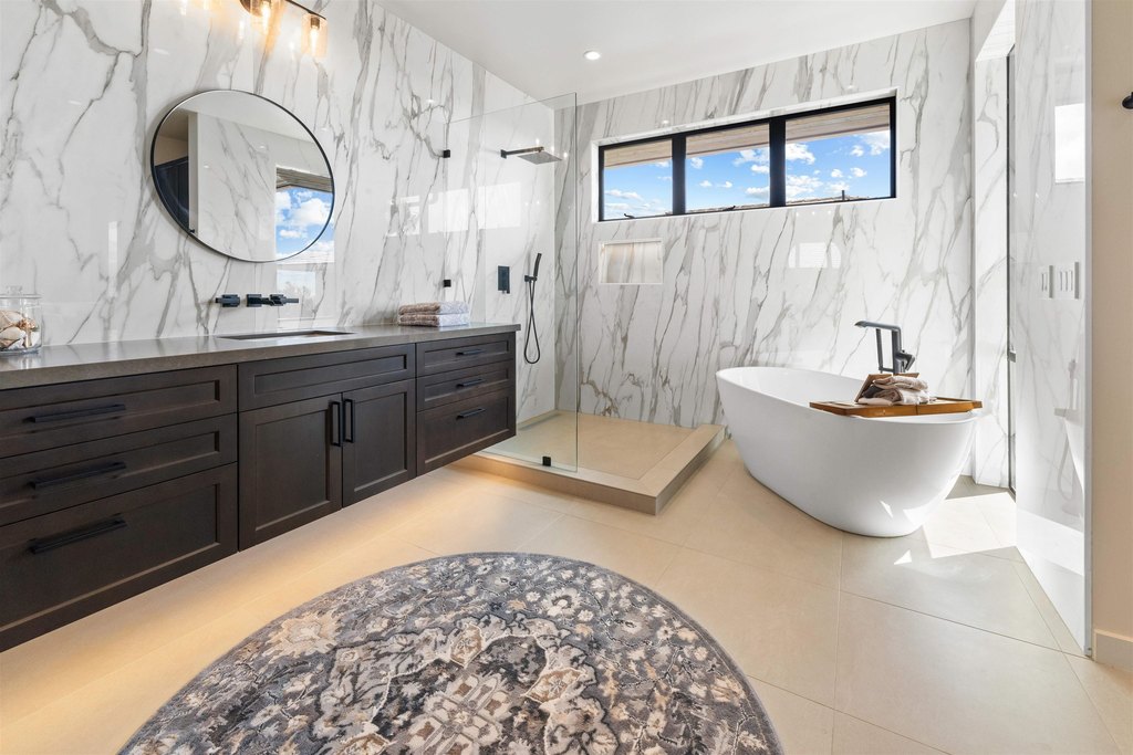 Lahaina, Hawaii, 96761, United States, 5 Bedrooms Bedrooms, ,4 BathroomsBathrooms,Residential,Forsale,2004547