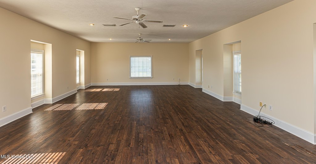Flora, Mississippi, 39071, United States, 4 Bedrooms Bedrooms, ,4.5 BathroomsBathrooms,Residential,Forsale,1908058