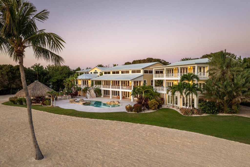 Plantation Key, Florida, 33070, United States, 7 Bedrooms Bedrooms, ,6.5 BathroomsBathrooms,Residential,Forsale,1971974 Plantation Key, Florida, 33070, United States, 7 Bedrooms Bedrooms, ,6.5 BathroomsBathrooms,Residential,Forsale,1971974