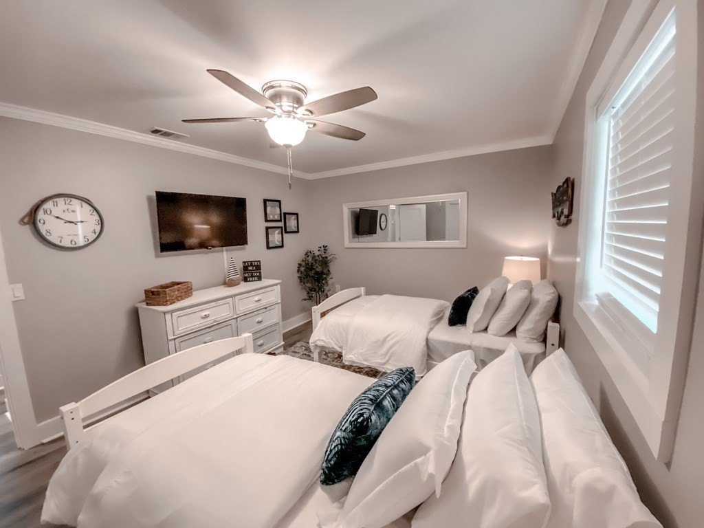 Carrabelle, Florida, 32322, United States, 8 Bedrooms Bedrooms, ,4.5 BathroomsBathrooms,Residential,Forsale,1946751