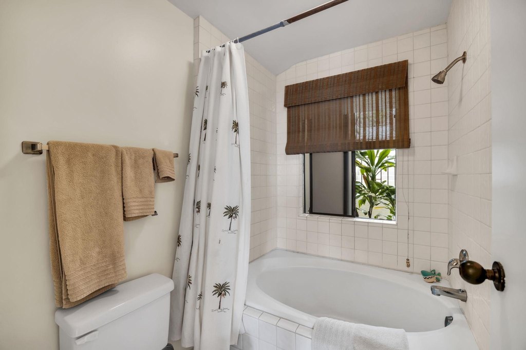 Lahaina, Hawaii, 96761, United States, 2 Bedrooms Bedrooms, ,2 BathroomsBathrooms,Residential,Forsale,1990120