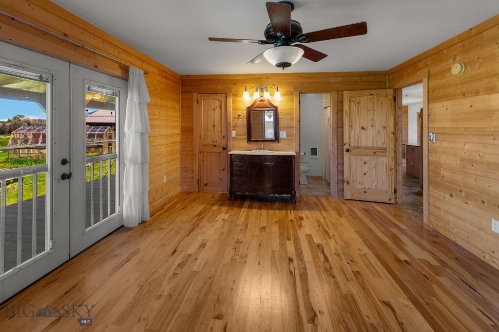 Sheridan, Montana, 59749, United States, 3 Bedrooms Bedrooms, ,3 BathroomsBathrooms,Residential,Forsale,1941167