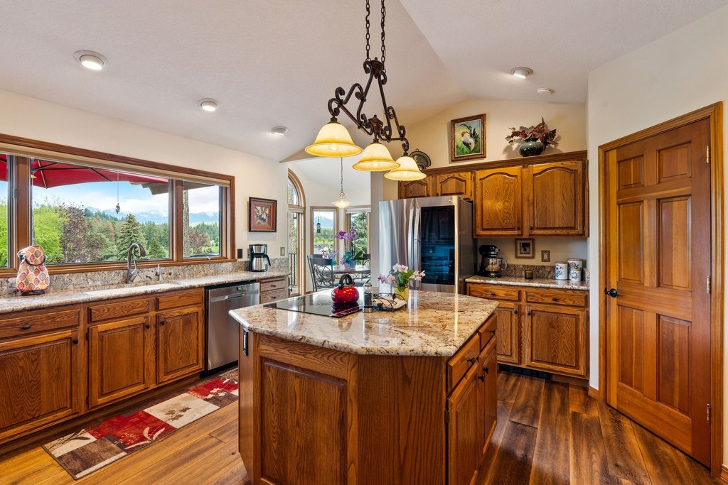 Bigfork, Montana, 59911, United States, 5 Bedrooms Bedrooms, ,3.5 BathroomsBathrooms,Residential,Forsale,1894903