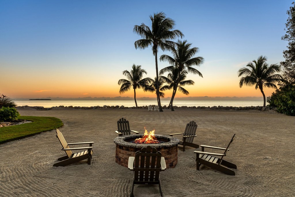 Plantation Key, Florida, 33070, United States, 7 Bedrooms Bedrooms, ,6.5 BathroomsBathrooms,Residential,Forsale,1971974