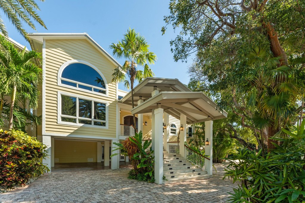 Plantation Key, Florida, 33070, United States, 7 Bedrooms Bedrooms, ,6.5 BathroomsBathrooms,Residential,Forsale,1971974