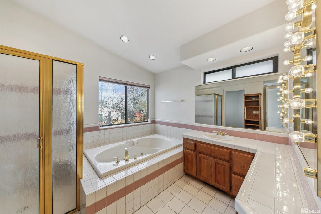Gardnerville, Nevada, 89460, United States, 4 Bedrooms Bedrooms, ,3 BathroomsBathrooms,Residential,Forsale,1910345