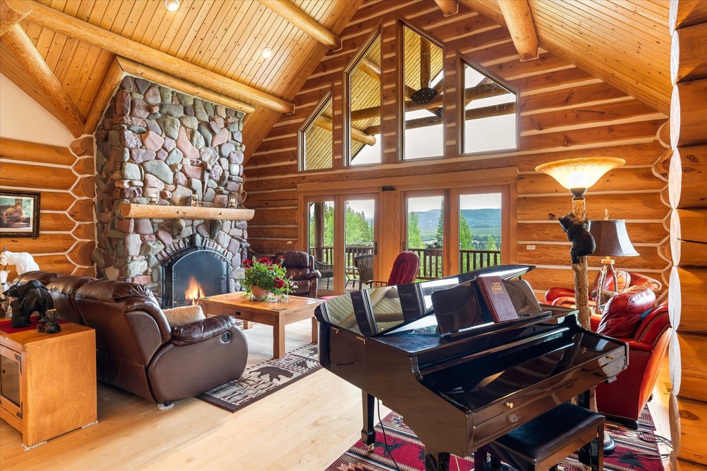 Polebridge, Montana, 59928, United States, 11 Bedrooms Bedrooms, ,8 BathroomsBathrooms,Residential,Forsale,1941151