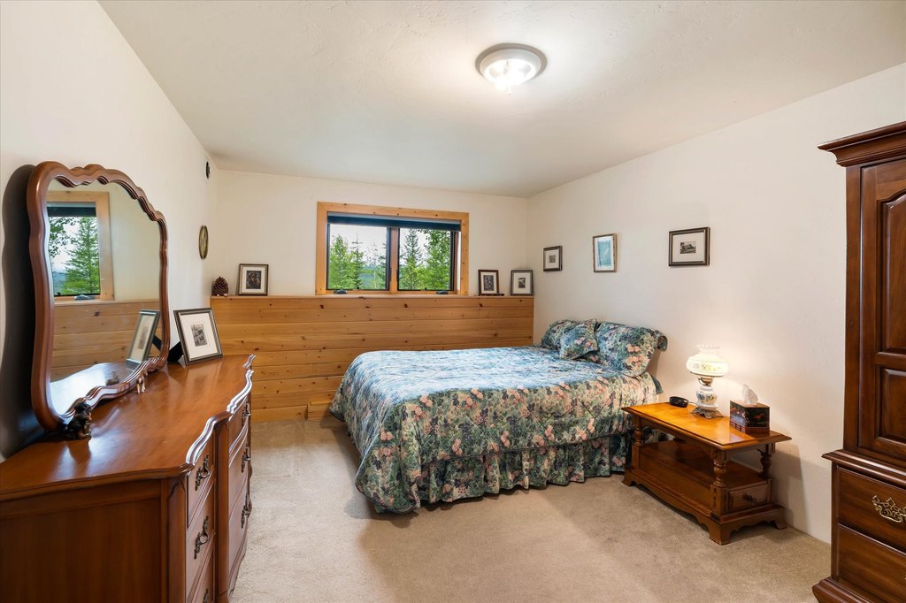 Polebridge, Montana, 59928, United States, 11 Bedrooms Bedrooms, ,8 BathroomsBathrooms,Residential,Forsale,1941151