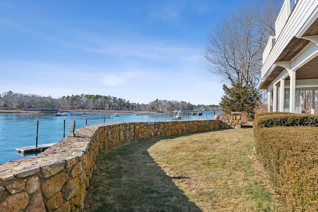 York, Maine, 03909, United States, 6 Bedrooms Bedrooms, ,2.5 BathroomsBathrooms,Residential,Forsale,1933959