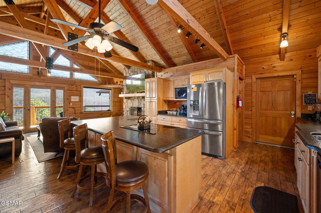 Gatlinburg, Tennessee, 37738, United States, 3 Bedrooms Bedrooms, ,2.5 BathroomsBathrooms,Residential,Forsale,1936713