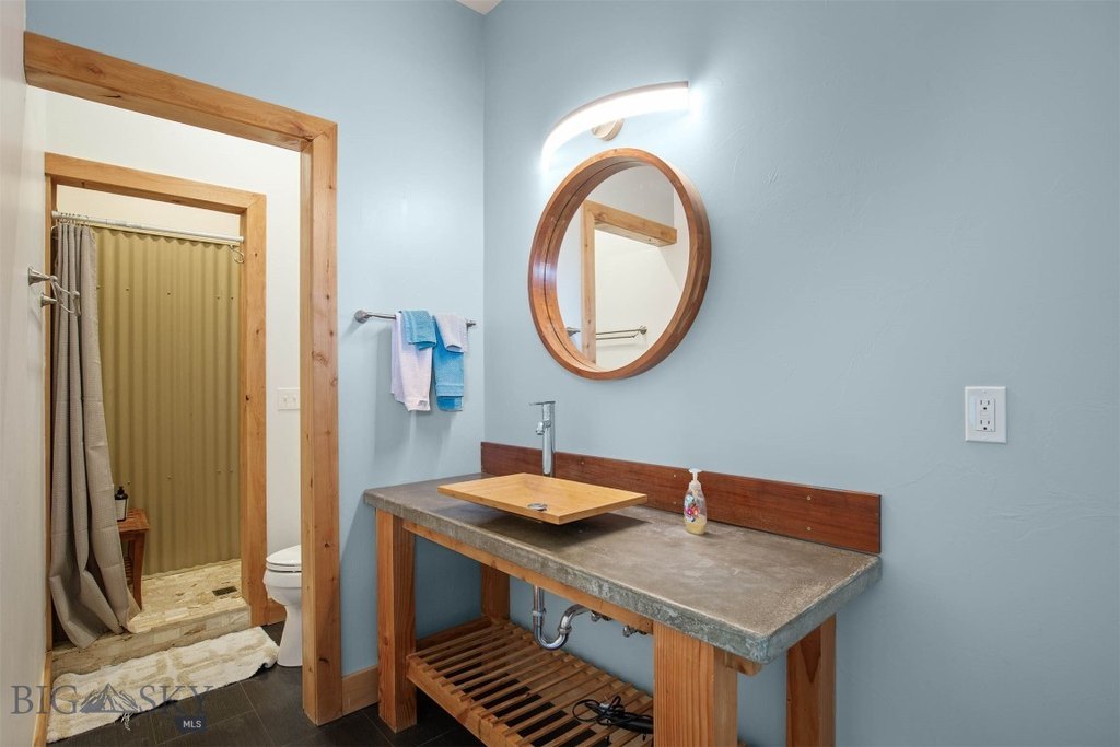 Emigrant, Montana, 59027, United States, 2 Bedrooms Bedrooms, ,2 BathroomsBathrooms,Residential,Forsale,1914993