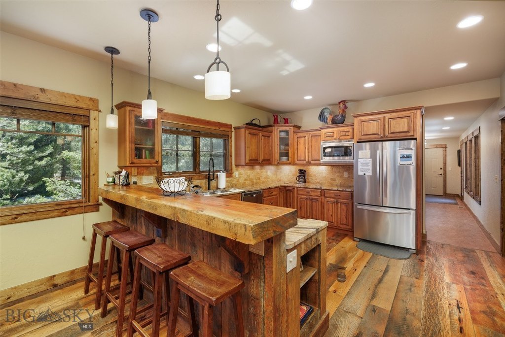 Gallatin Gateway, Montana, 59730, United States, 4 Bedrooms Bedrooms, ,3.5 BathroomsBathrooms,Residential,Forsale,1944336