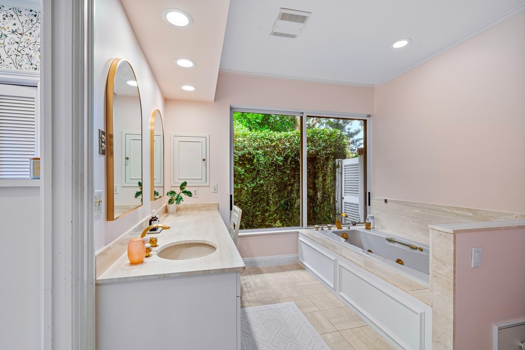 Village of Golf, Florida, 33436, United States, 5 Bedrooms Bedrooms, ,6.5 BathroomsBathrooms,Residential,Forsale,1886509