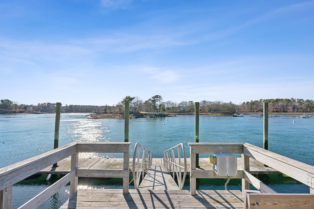 York, Maine, 03909, United States, 6 Bedrooms Bedrooms, ,2.5 BathroomsBathrooms,Residential,Forsale,1933959