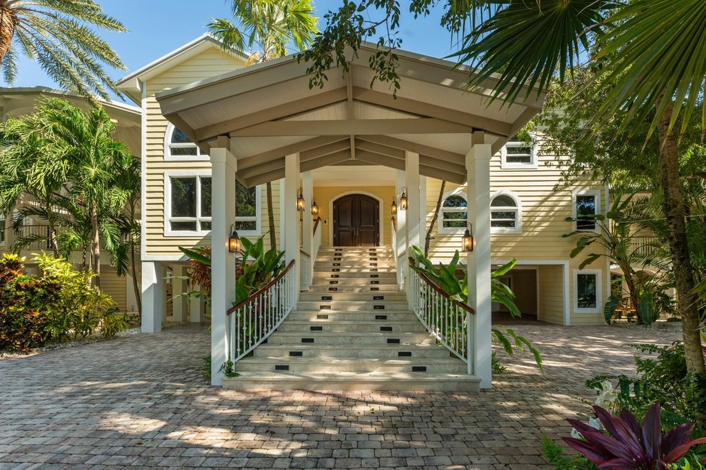 Plantation Key, Florida, 33070, United States, 7 Bedrooms Bedrooms, ,6.5 BathroomsBathrooms,Residential,Forsale,1971974