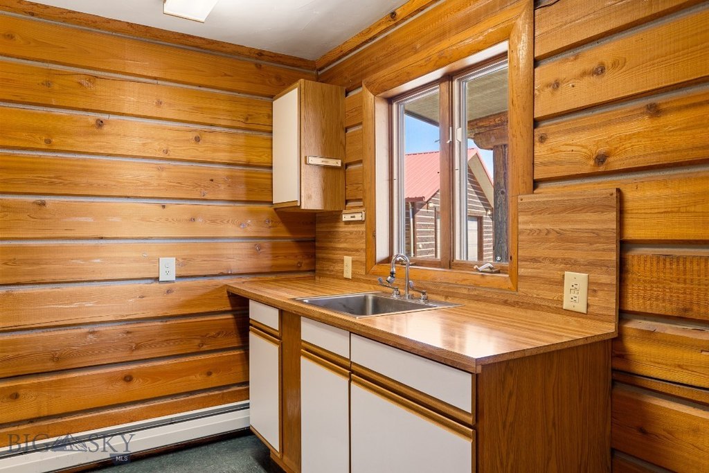 Ennis, Montana, 59729, United States, 4 Bedrooms Bedrooms, ,3.5 BathroomsBathrooms,Residential,Forsale,1915005