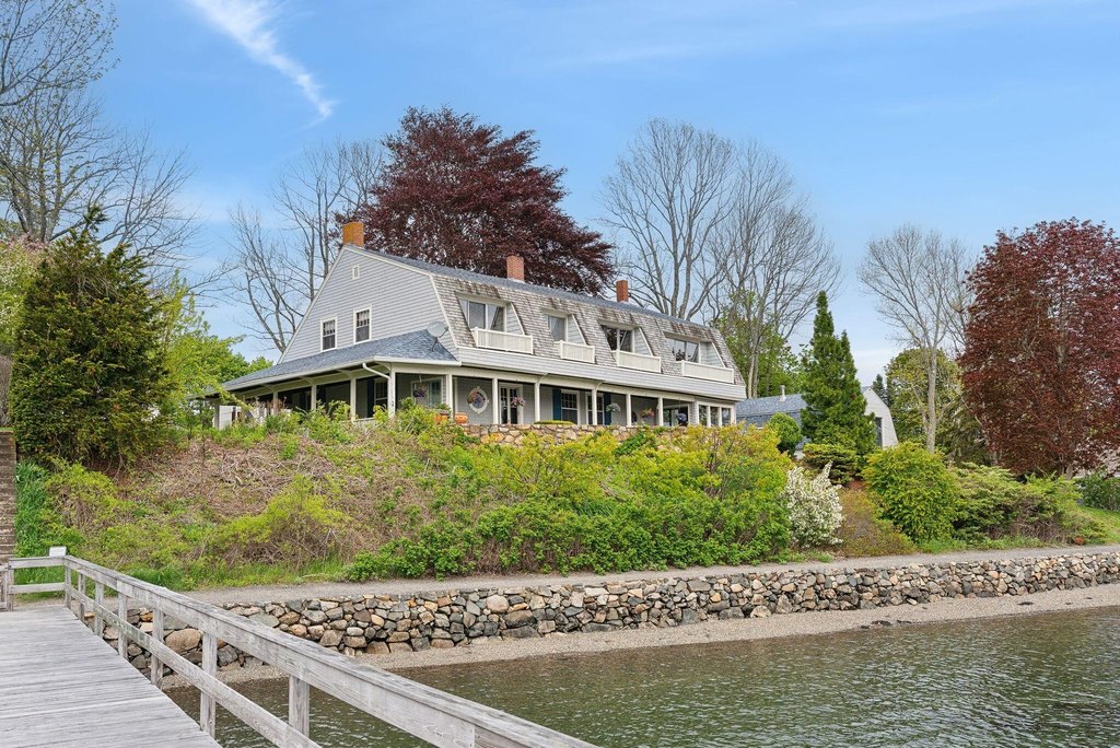 York, Maine, 03909, United States, 6 Bedrooms Bedrooms, ,2.5 BathroomsBathrooms,Residential,Forsale,1933959