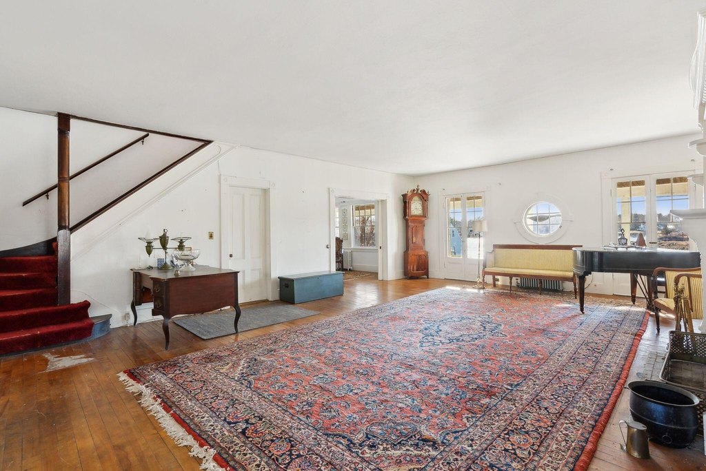 York, Maine, 03909, United States, 6 Bedrooms Bedrooms, ,2.5 BathroomsBathrooms,Residential,Forsale,1933959