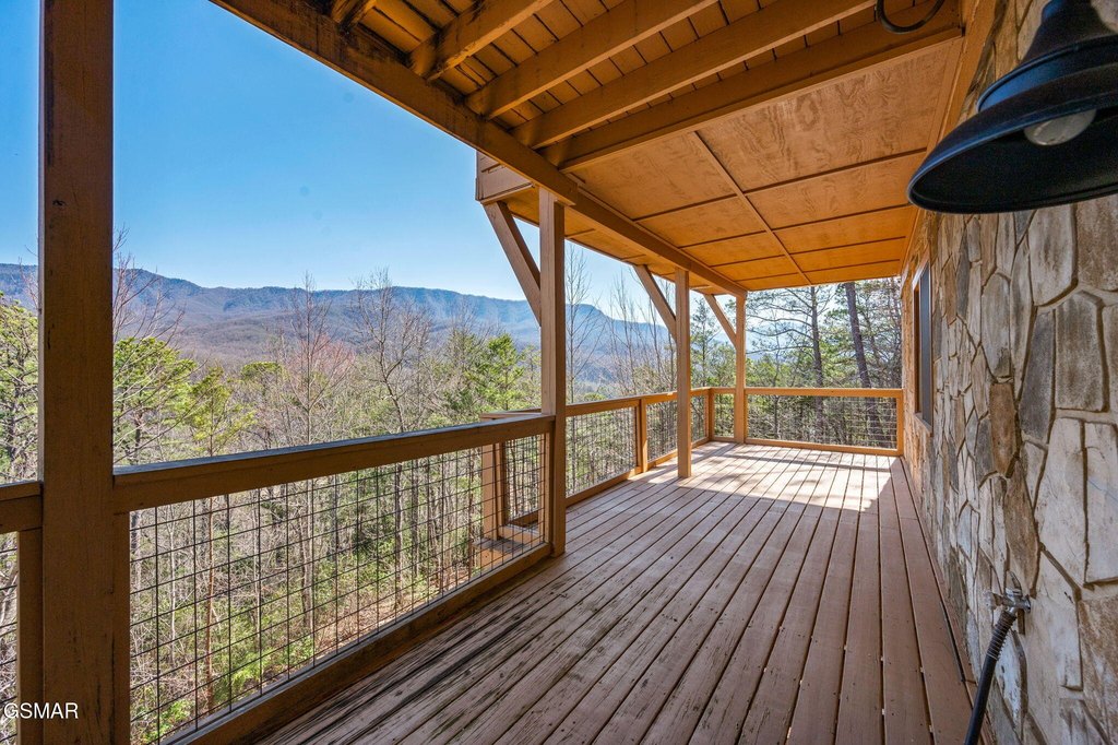 Gatlinburg, Tennessee, 37738, United States, 3 Bedrooms Bedrooms, ,2.5 BathroomsBathrooms,Residential,Forsale,1936713