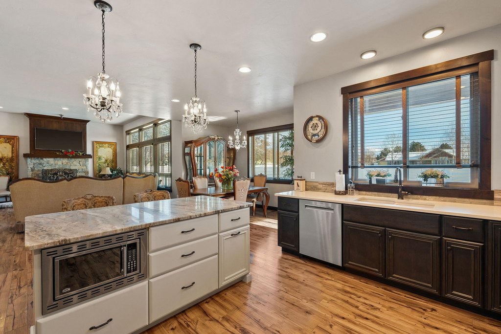 Kalispell, Montana, 59901, United States, 5 Bedrooms Bedrooms, ,3 BathroomsBathrooms,Residential,Forsale,1894905