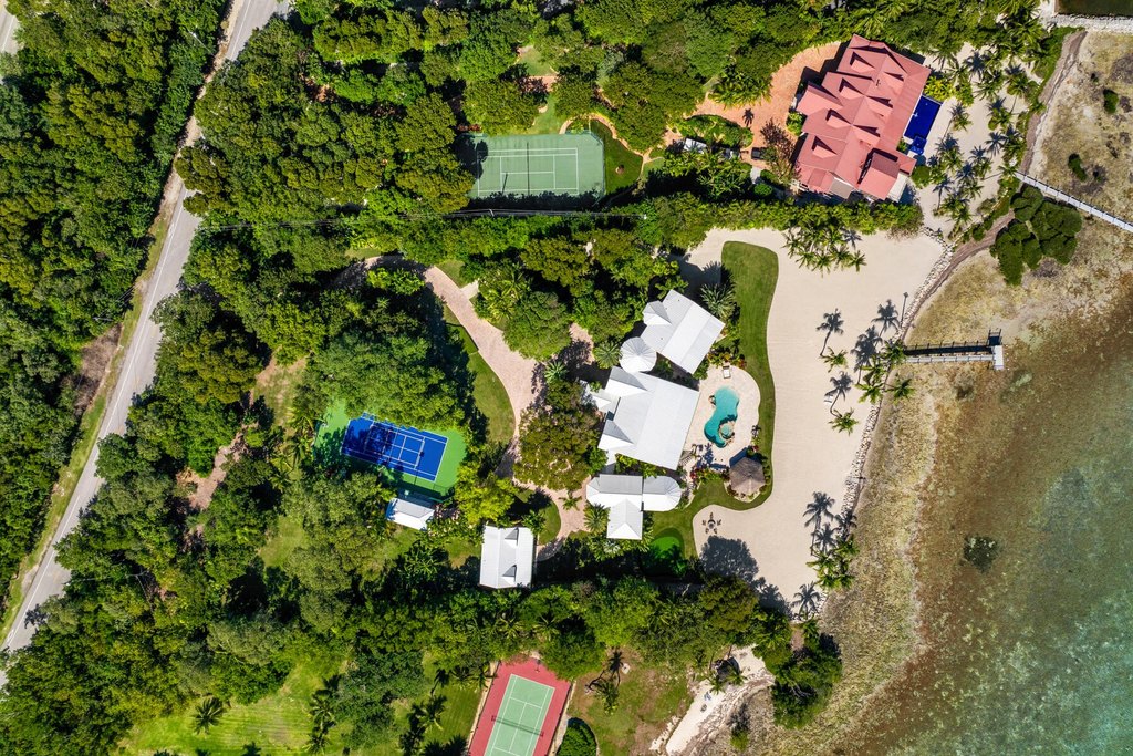 Plantation Key, Florida, 33070, United States, 7 Bedrooms Bedrooms, ,6.5 BathroomsBathrooms,Residential,Forsale,1971974