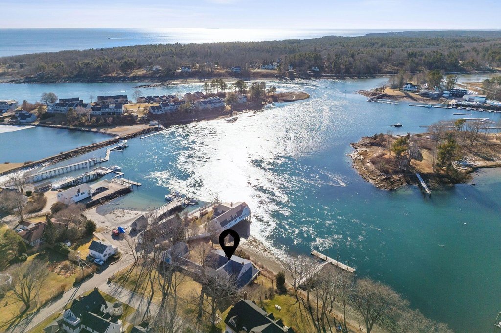 York, Maine, 03909, United States, 6 Bedrooms Bedrooms, ,2.5 BathroomsBathrooms,Residential,Forsale,1933959