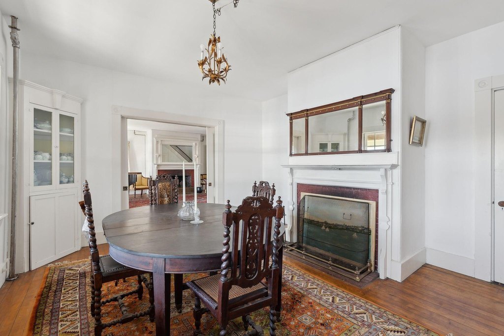 York, Maine, 03909, United States, 6 Bedrooms Bedrooms, ,2.5 BathroomsBathrooms,Residential,Forsale,1933959