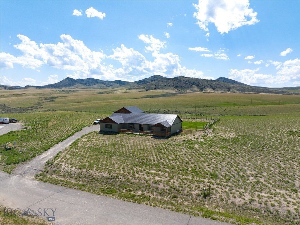 Three Forks, Montana, 59752, United States, 3 Bedrooms Bedrooms, ,2.5 BathroomsBathrooms,Residential,Forsale,1894952