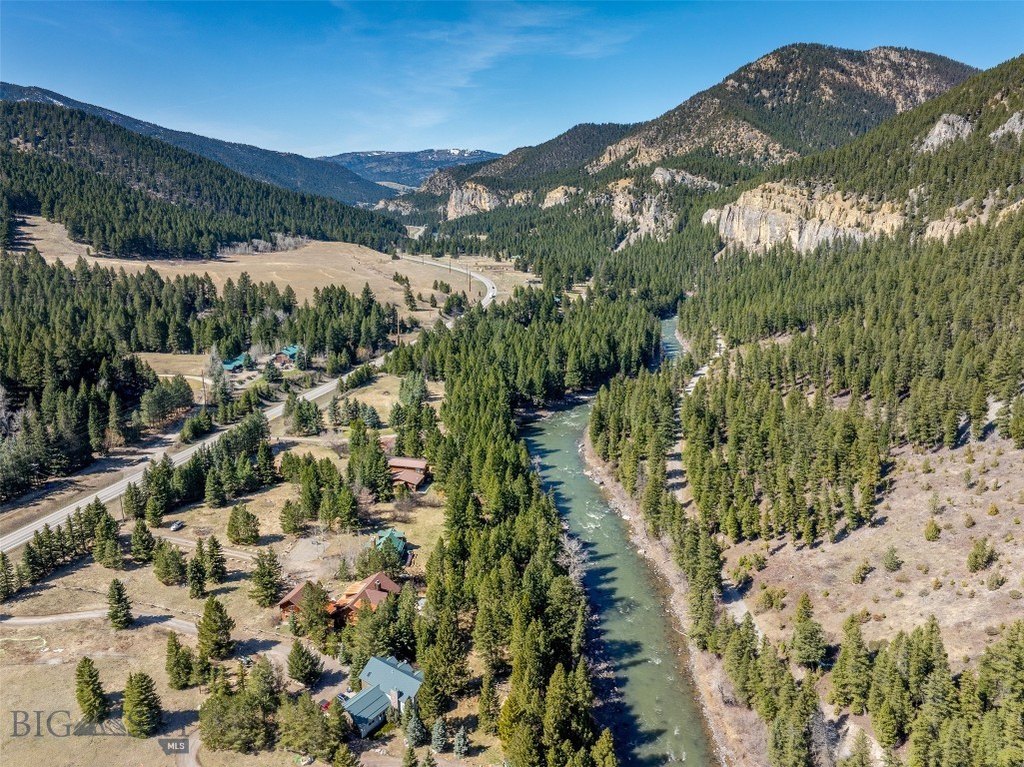 Gallatin Gateway, Montana, 59730, United States, 4 Bedrooms Bedrooms, ,3.5 BathroomsBathrooms,Residential,Forsale,1944336