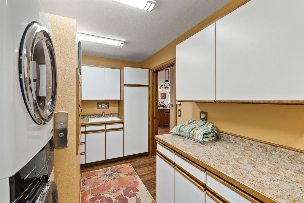 Bigfork, Montana, 59911, United States, 5 Bedrooms Bedrooms, ,3.5 BathroomsBathrooms,Residential,Forsale,1894903