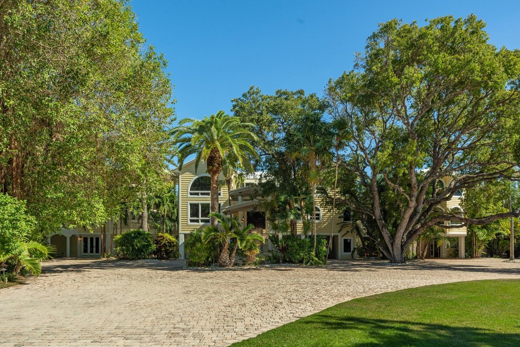 Plantation Key, Florida, 33070, United States, 7 Bedrooms Bedrooms, ,6.5 BathroomsBathrooms,Residential,Forsale,1971974