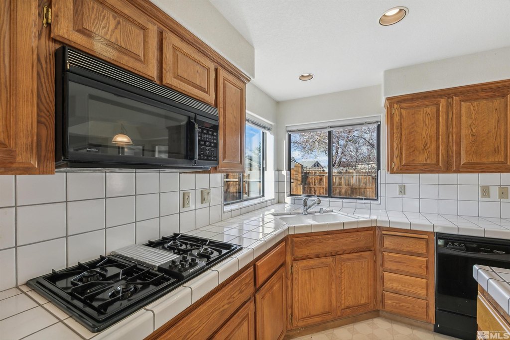 Gardnerville, Nevada, 89460, United States, 4 Bedrooms Bedrooms, ,3 BathroomsBathrooms,Residential,Forsale,1910345